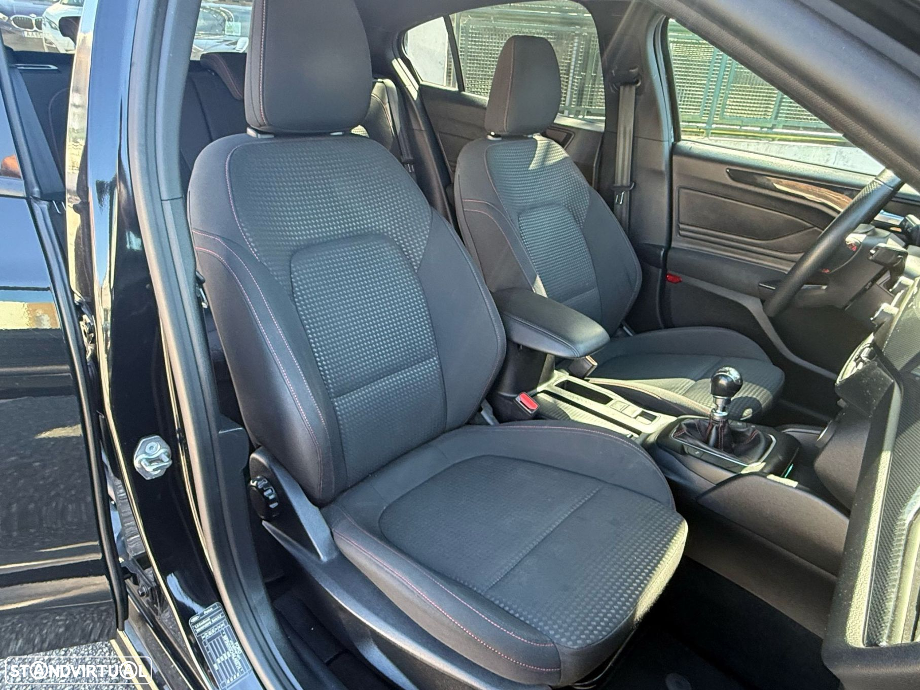 Ford Focus 1.0 EcoBoost ST-Line - 9