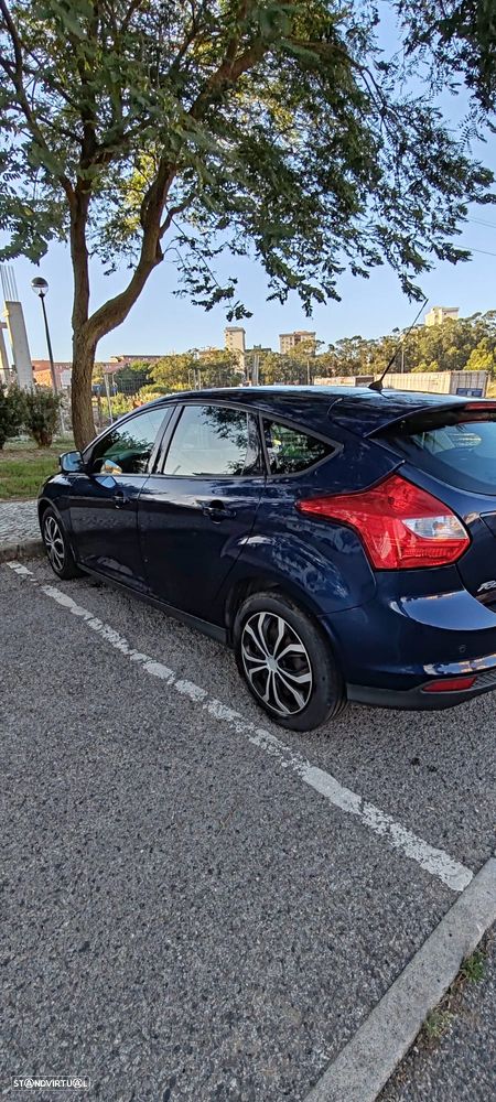 Ford Focus 1.0 EcoBoost 99g S&S Titanium - 23