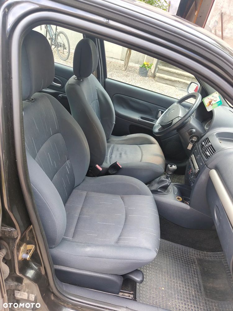 Renault Clio - 8