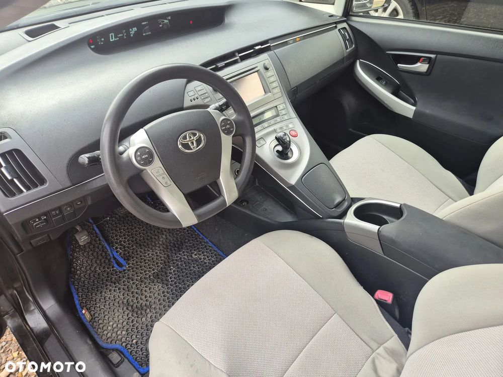 Toyota Prius 1.8 HSD Premium - 8