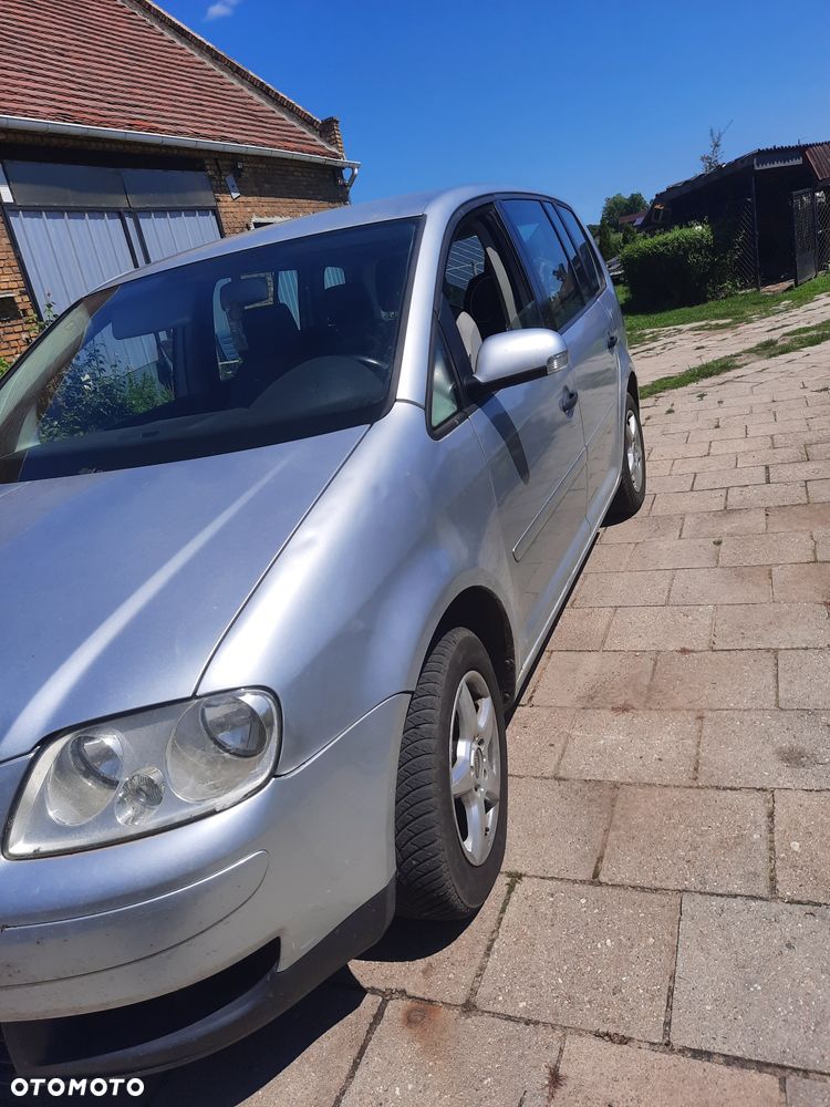 Volkswagen Touran - 2