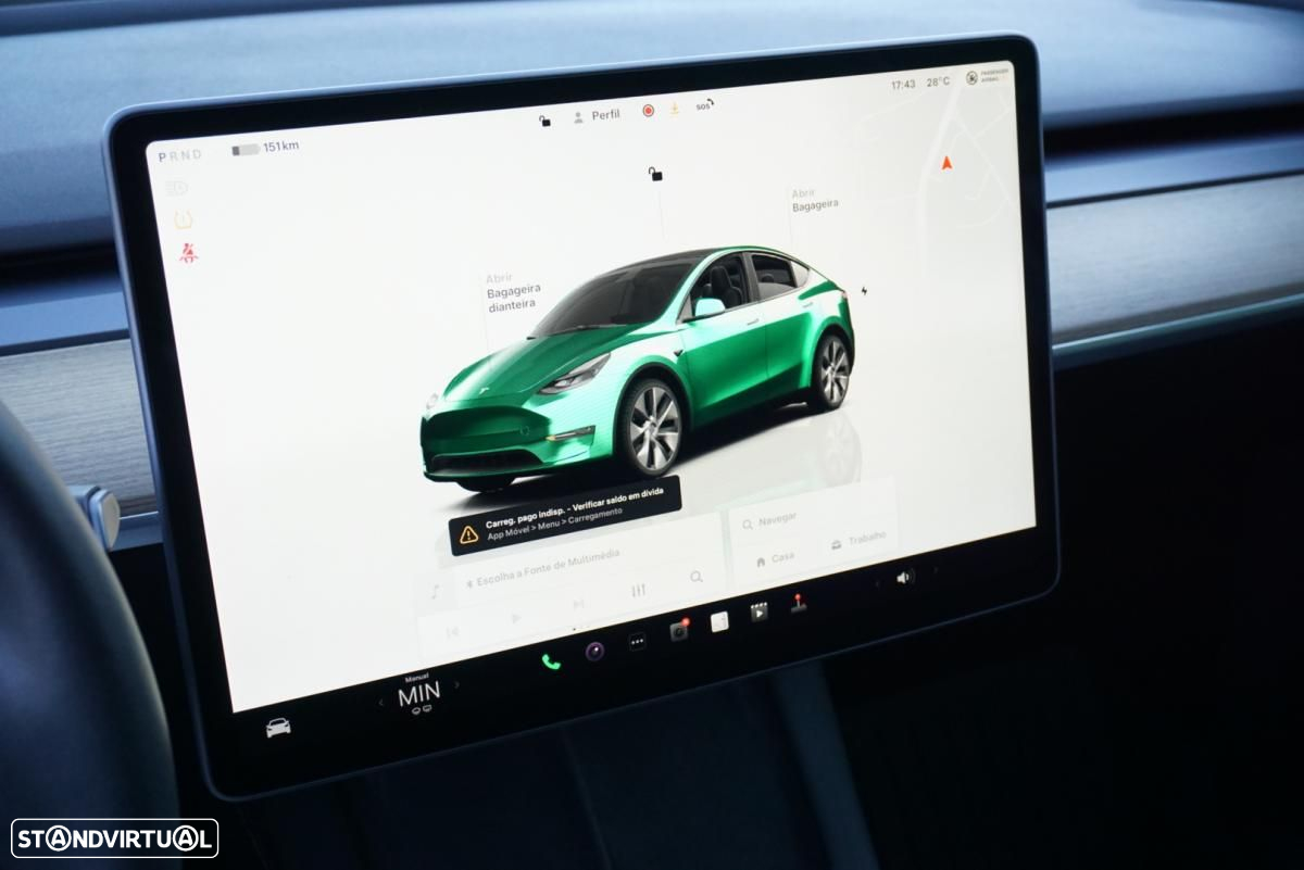 Tesla Model Y - 16