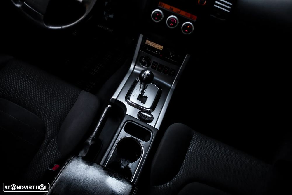 Nissan Navara 2.5 dCi CD SE AT 4WD - 34