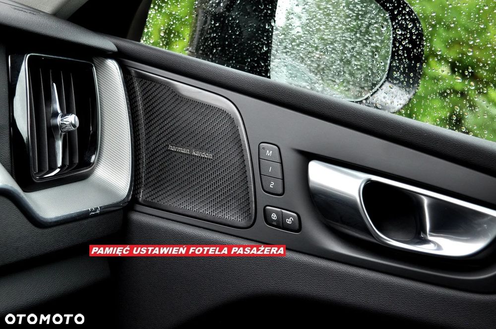 Volvo XC 60 B4 D Plus Dark - 21