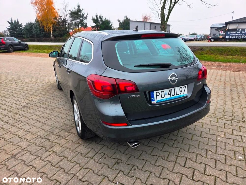 Opel Astra IV 1.4 T Cosmo - 11