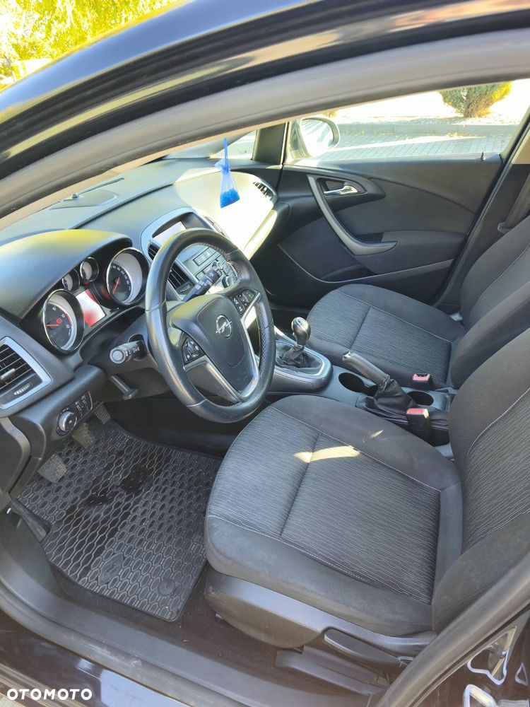 Opel Astra 2015 photo 2