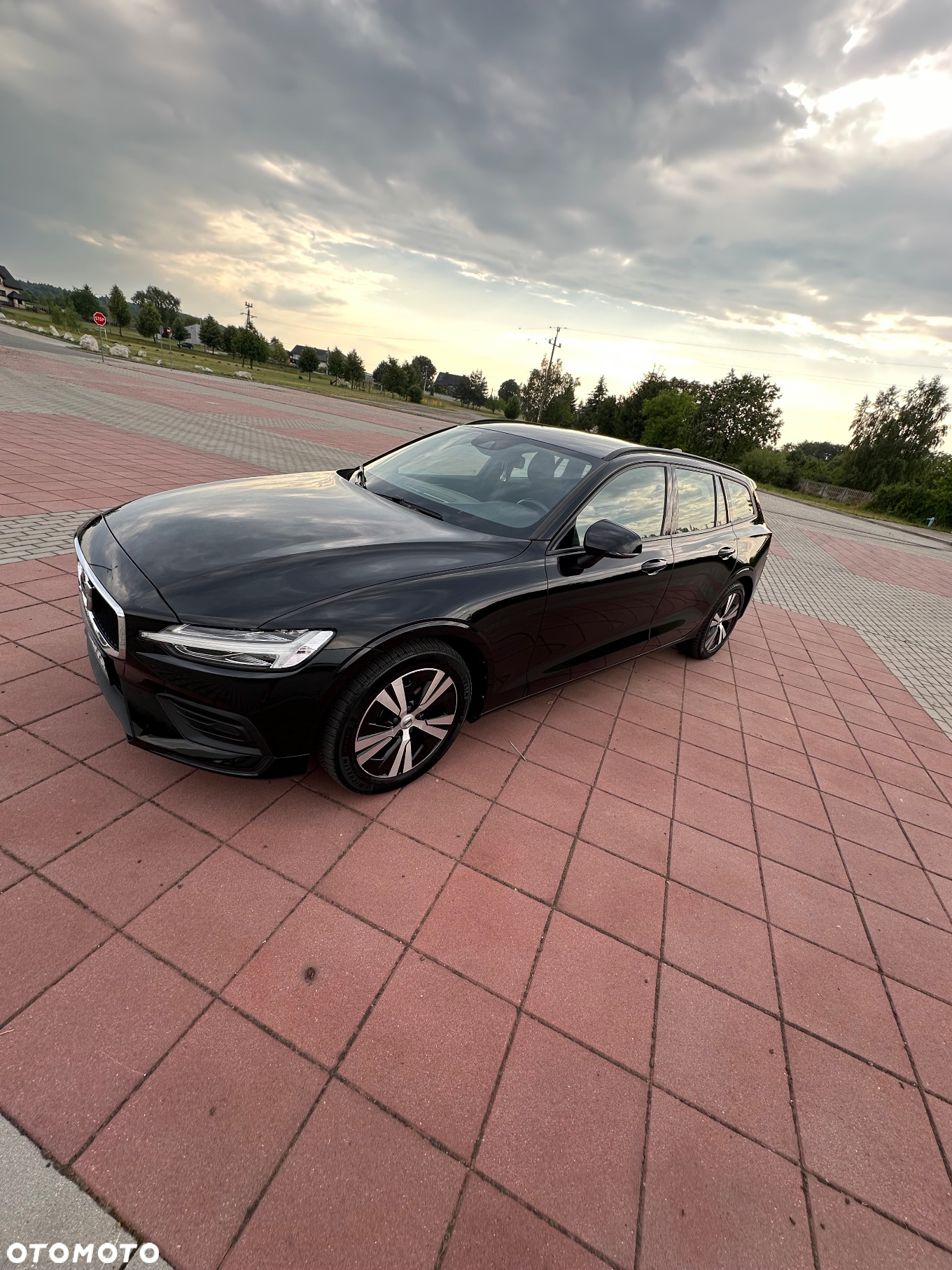 Volvo V60 B3 B DKG Core - 2