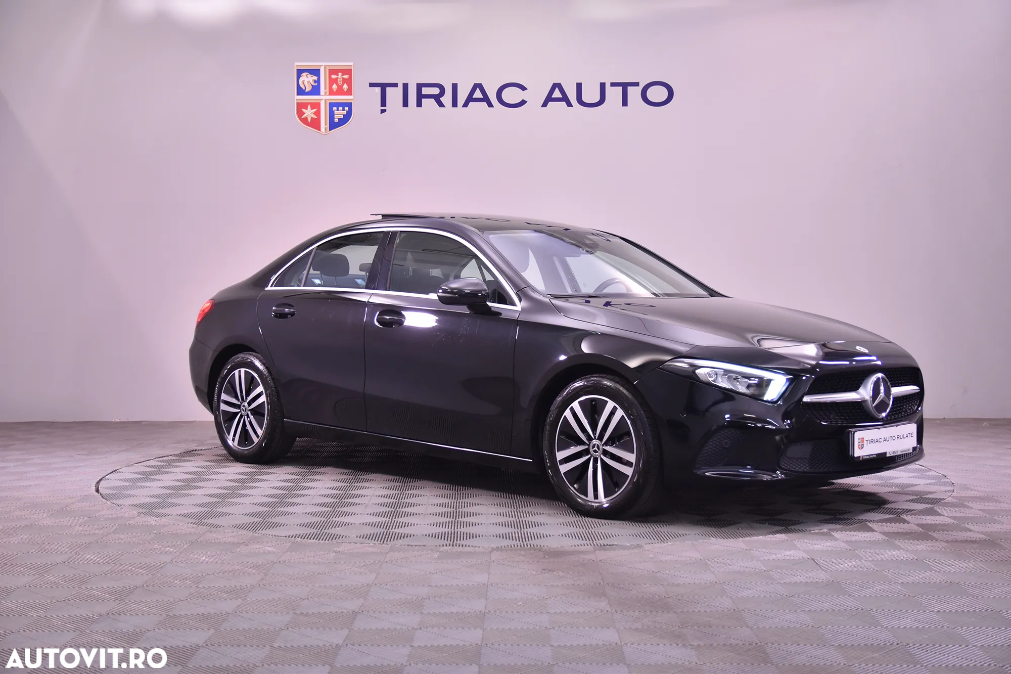 Mercedes-Benz A 220 4MATIC Sedan Aut. - 7