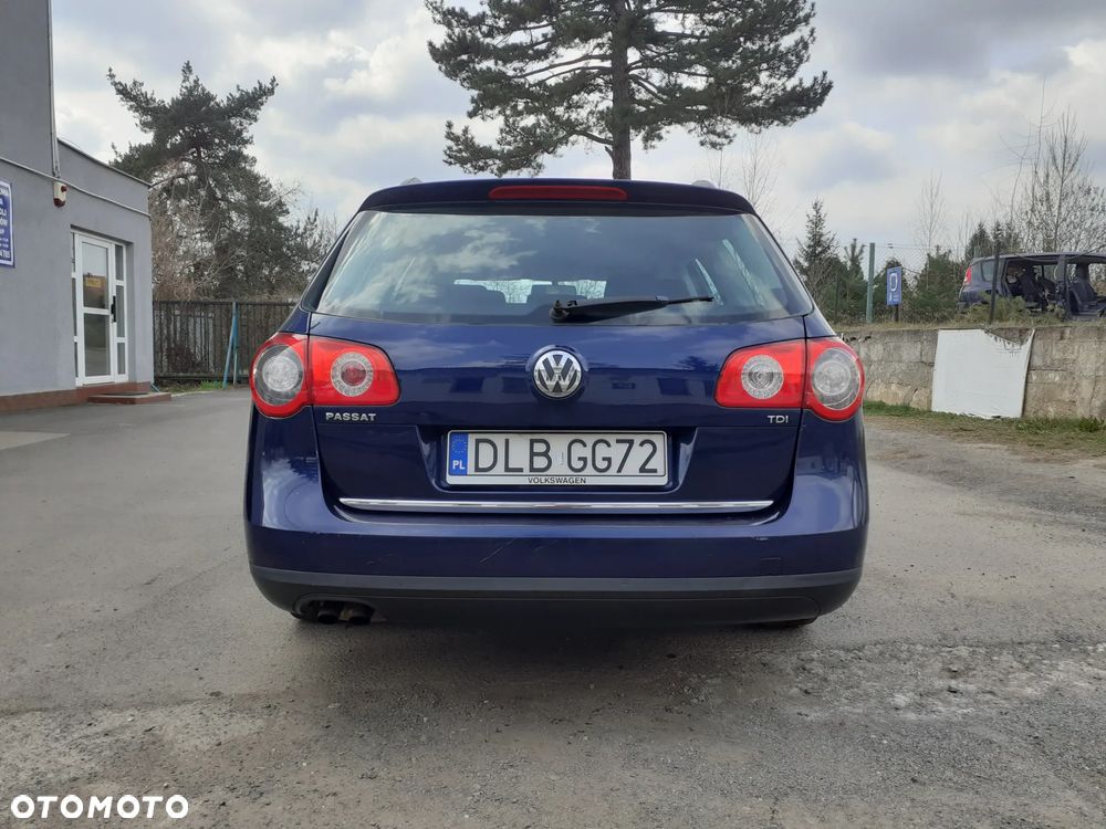 Volkswagen Passat 1.9 TDI Comfortline - 9