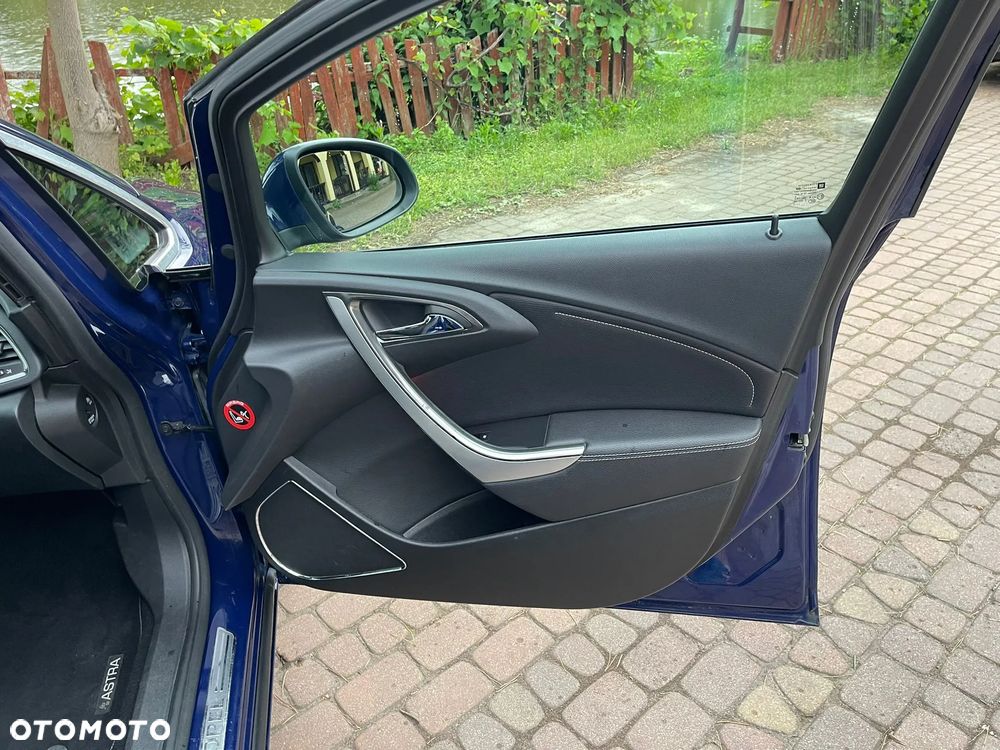 Opel Astra 2.0 CDTI Cosmo - 22