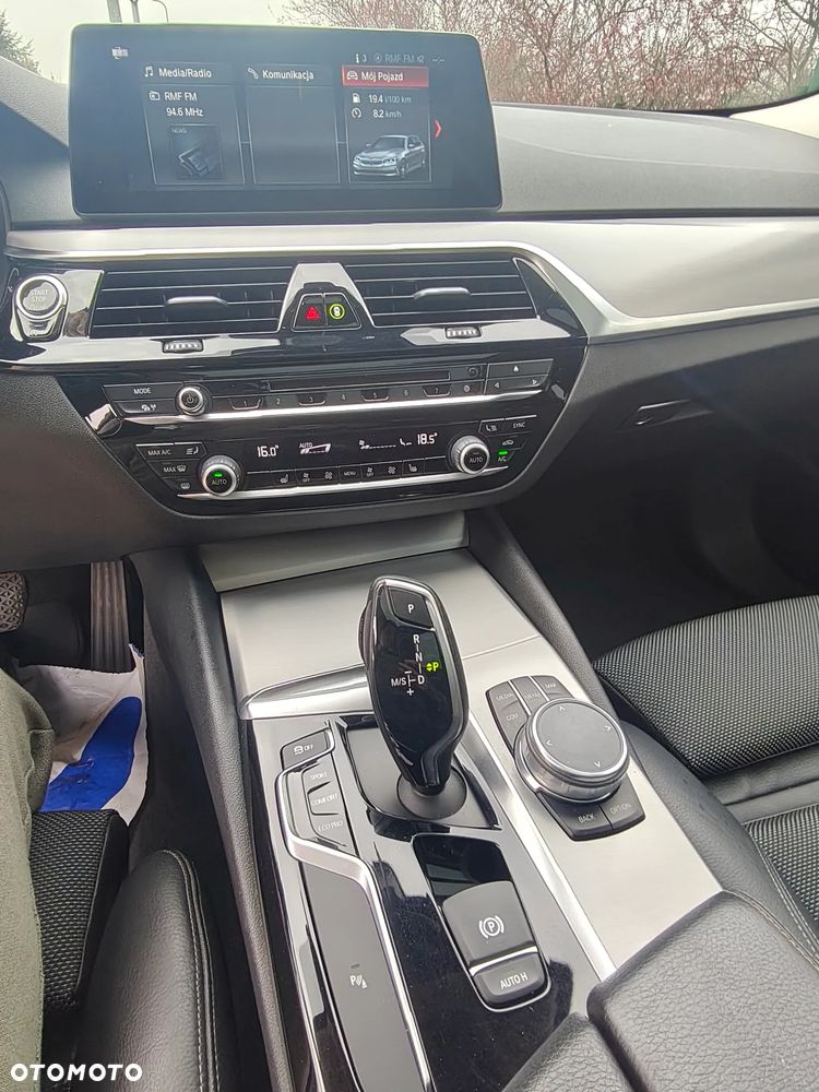 BMW Seria 5 520d Sport Line sport - 5