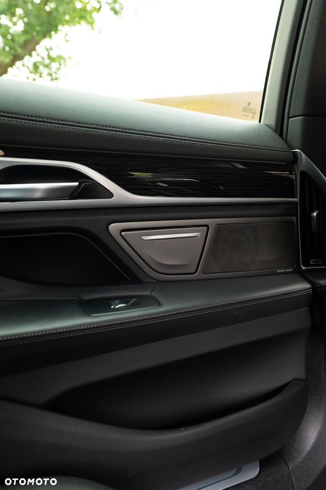 BMW Seria 7 740d xDrive mHEV sport - 33