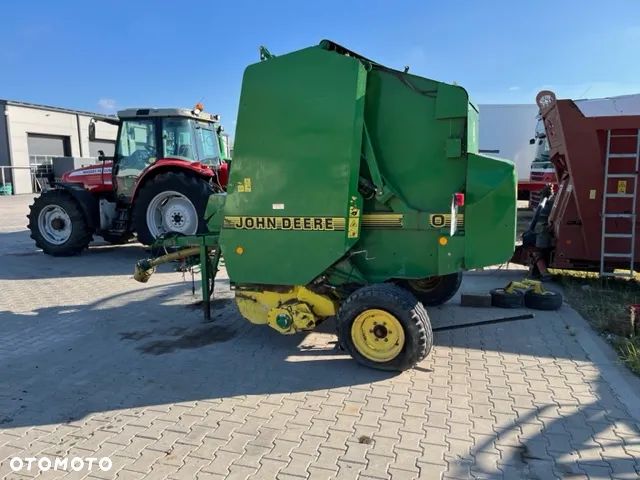 John Deere 580 siatka / snurek pras - 1