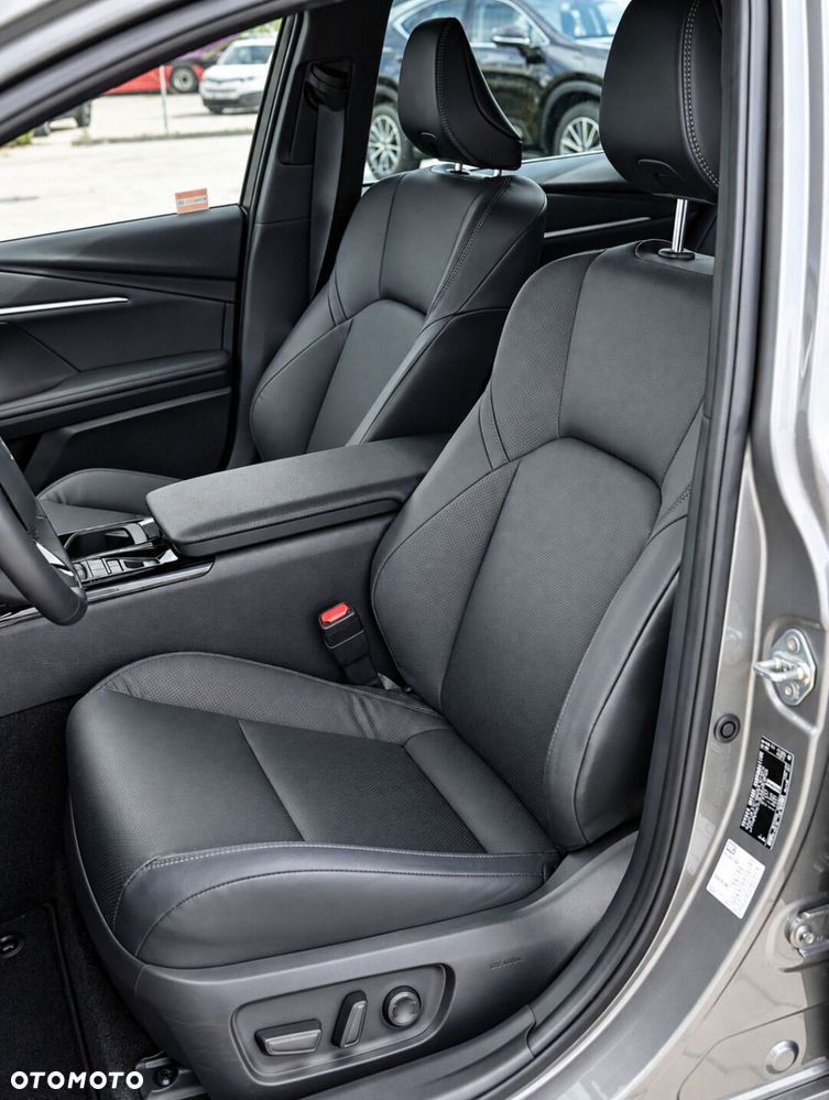 Toyota Camry - 26