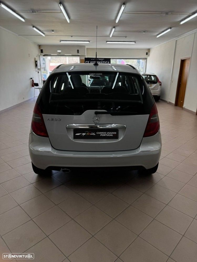 Mercedes-Benz A 200 Elegance Automatic - 7