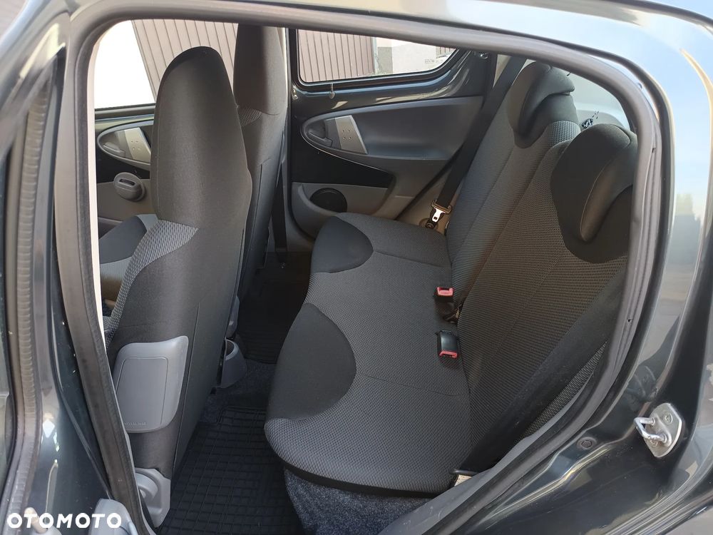 Toyota Aygo Black - 14