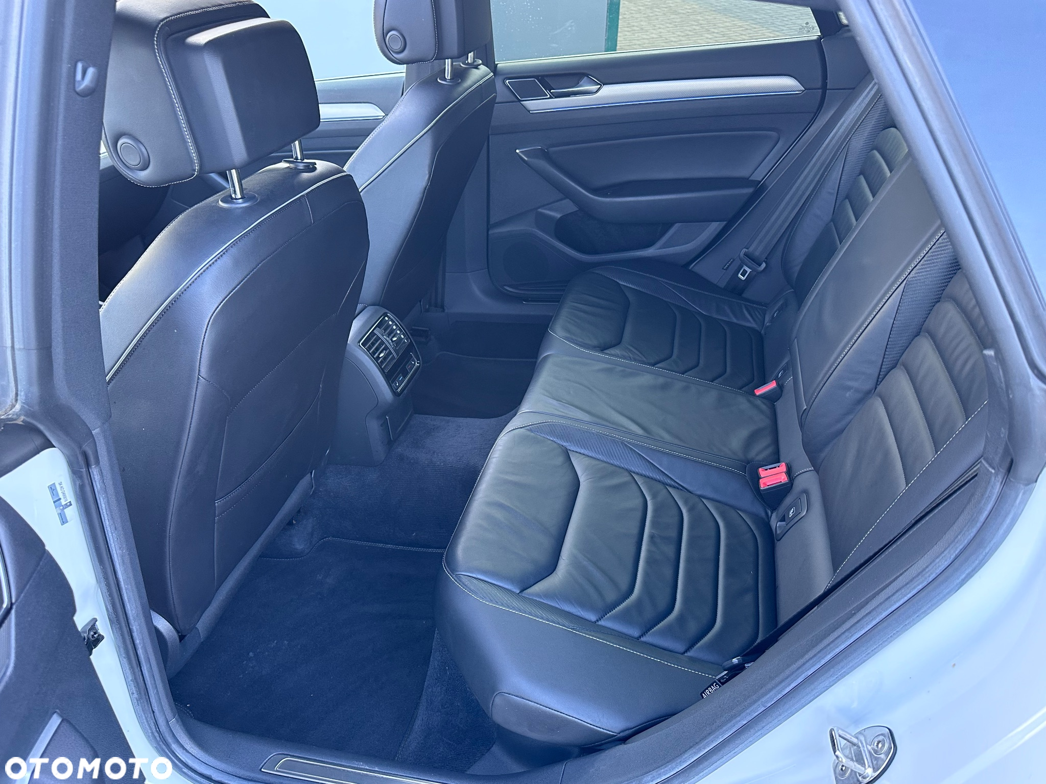 Volkswagen Arteon 2.0 TDI SCR 4Motion DSG R-Line Edition - 22