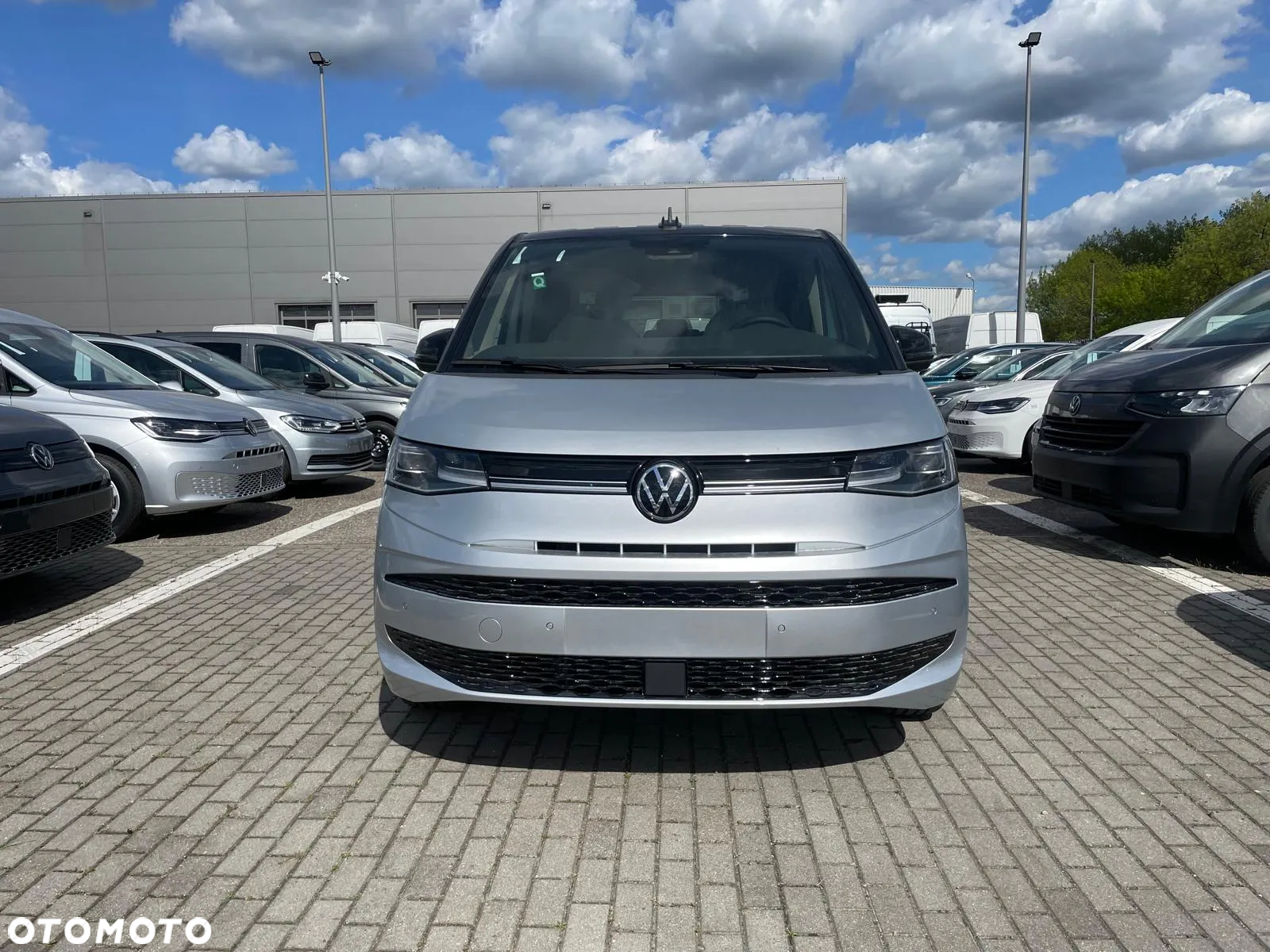 Volkswagen Multivan 2.0 TDI L2 Edition DSG - 2