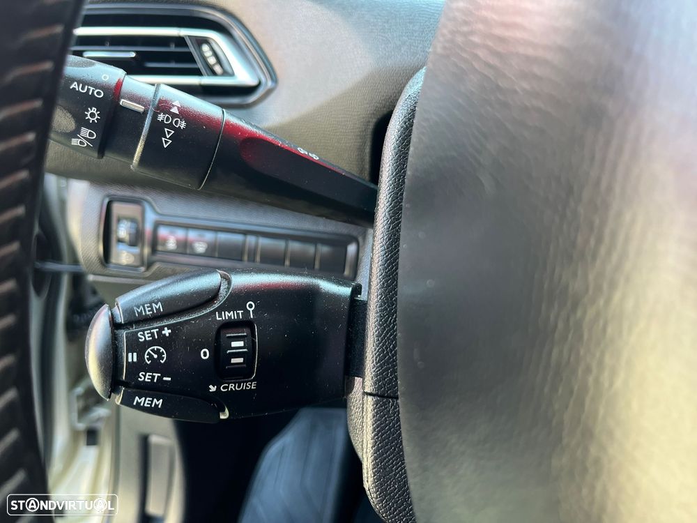 Peugeot 308 SW 1.6 BlueHDi Active - 18
