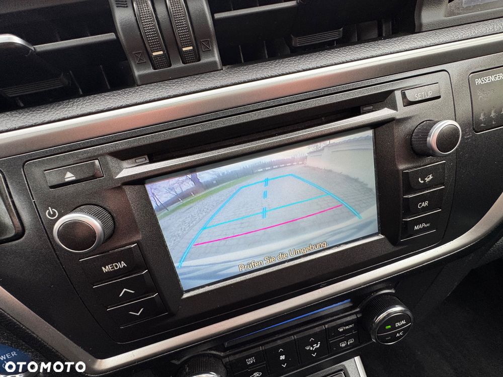 Toyota Auris 1.8 HSD Luna - 16