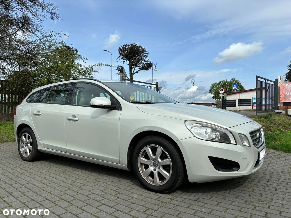 Volvo V60 D2 Kinetic - 4