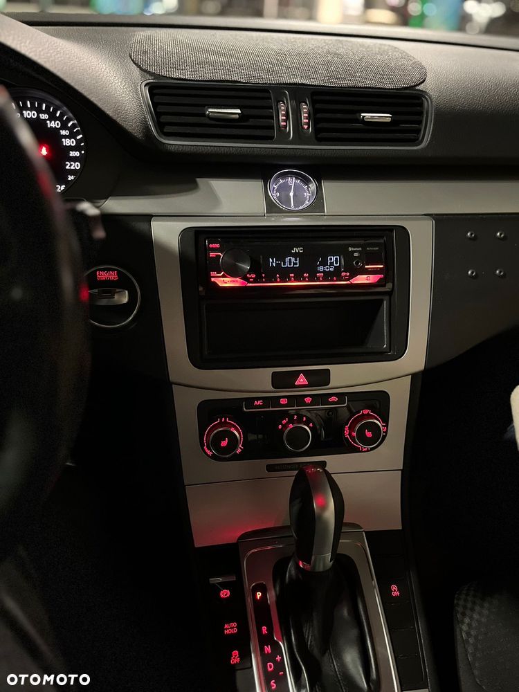 Volkswagen Passat 2.0 TDI 4Motion DSG BlueMotion Tech Comfortline - 13