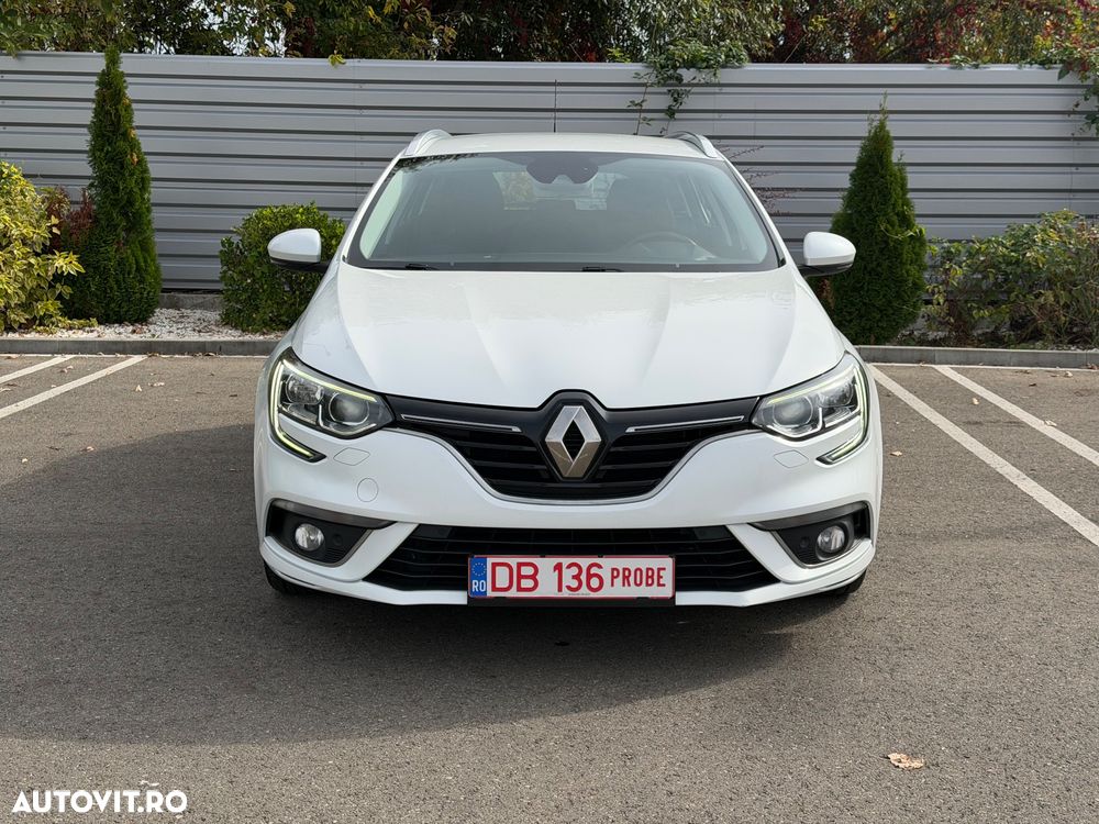 Renault Megane 2019 photo 2