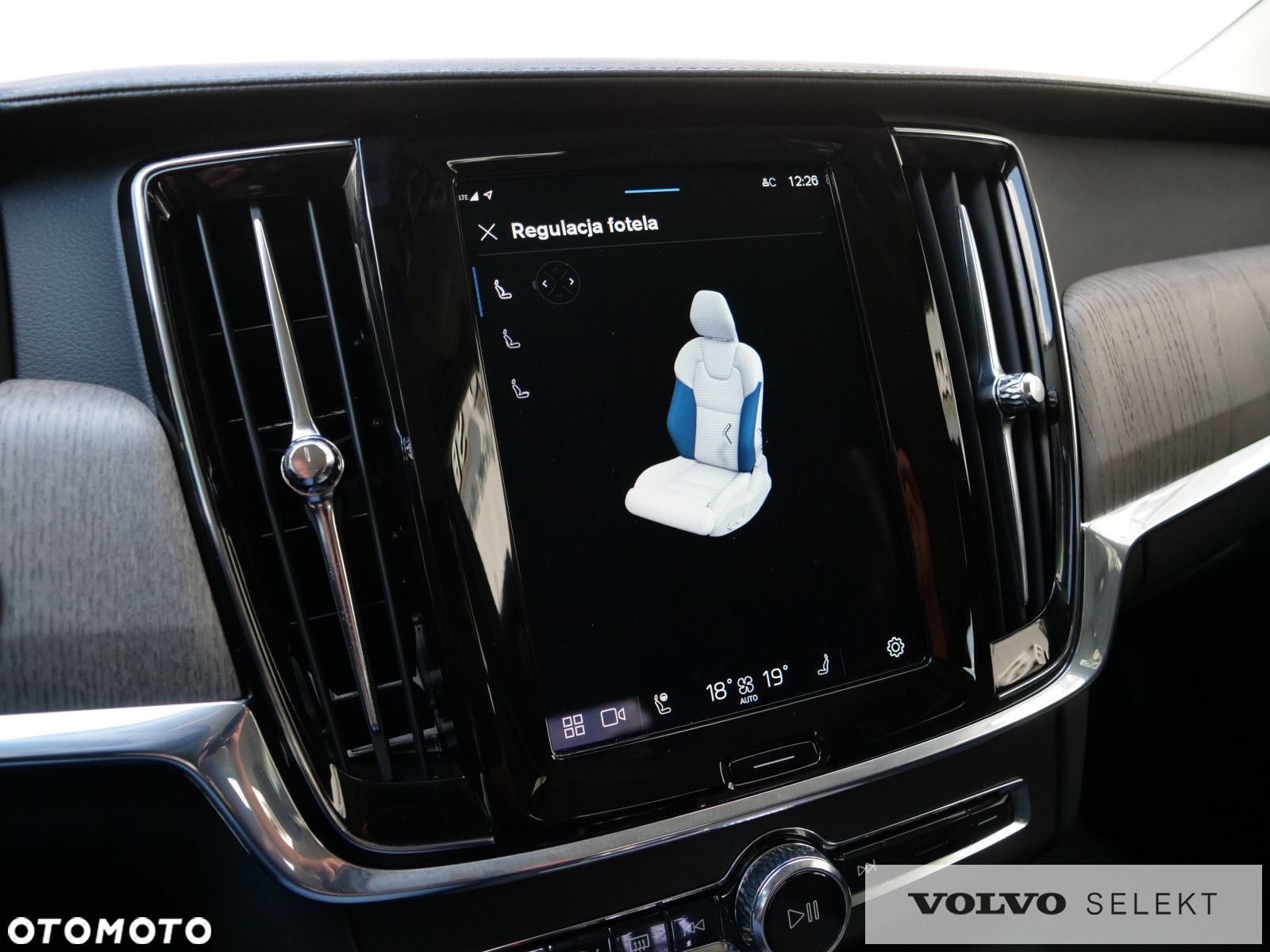 Volvo V90 Cross Country - 27