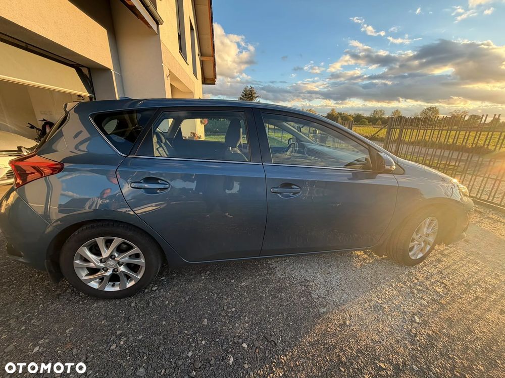 Toyota Auris - 8