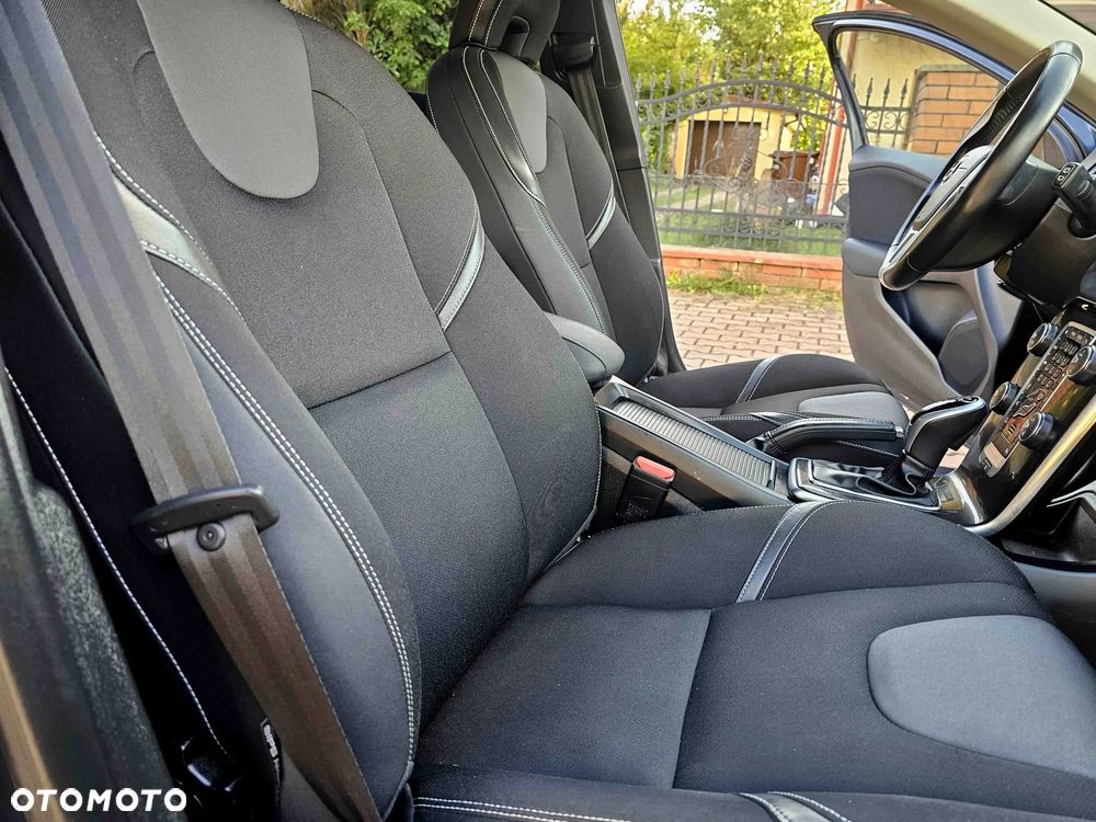 Volvo V40 D4 Geartronic Summum - 26