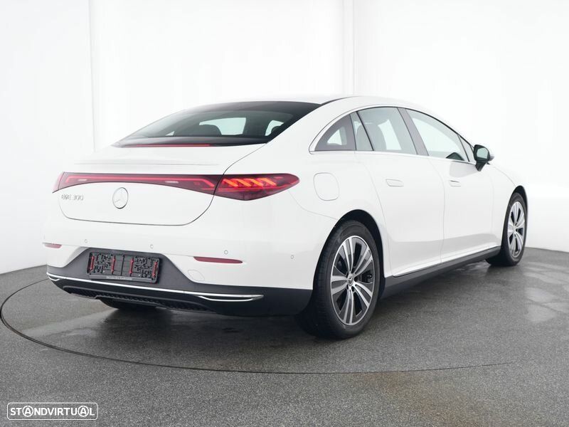 Mercedes-Benz EQE 300 Electric Art - 2