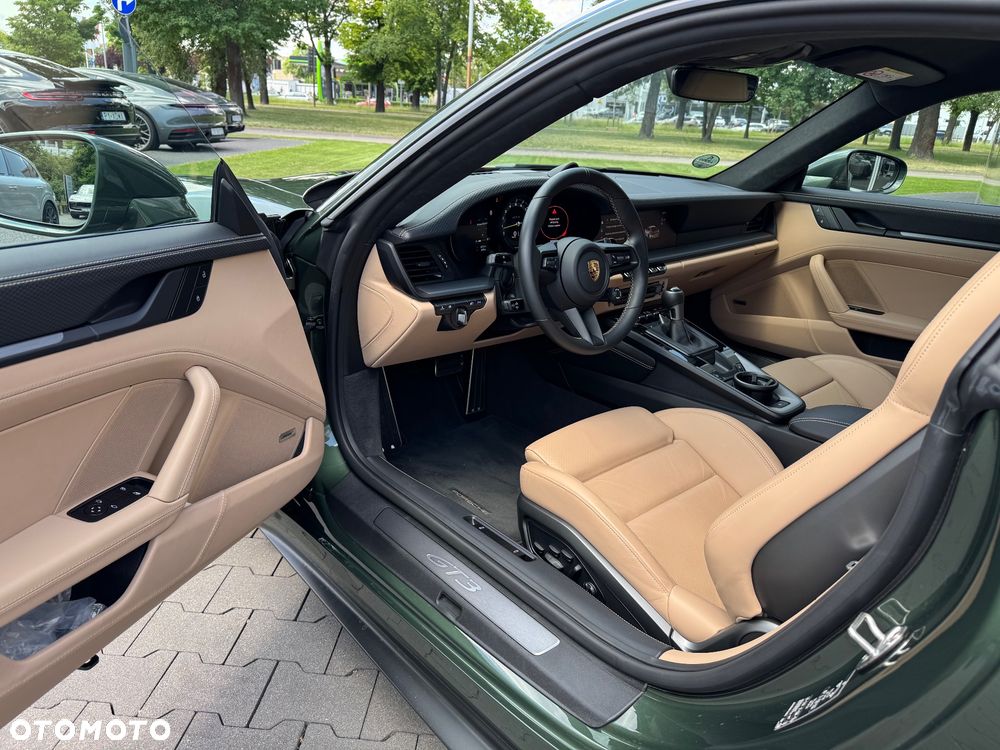 Porsche 911 GT3 Touring PDK - 23