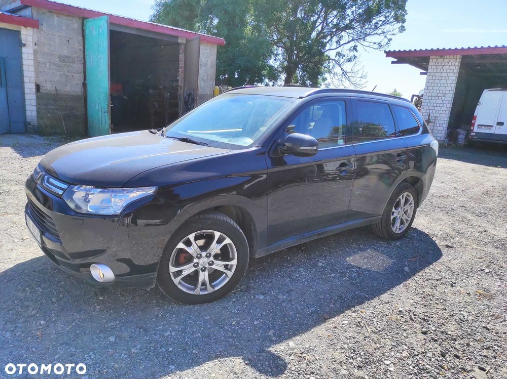 Mitsubishi Outlander - 1