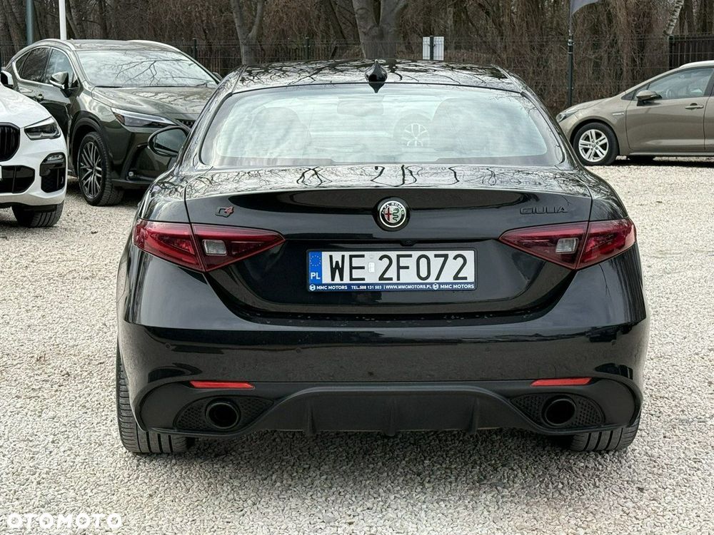 Alfa Romeo Giulia - 5