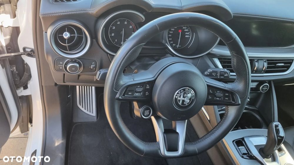 Alfa Romeo Stelvio 2.0 Turbo Veloce Q4 - 6