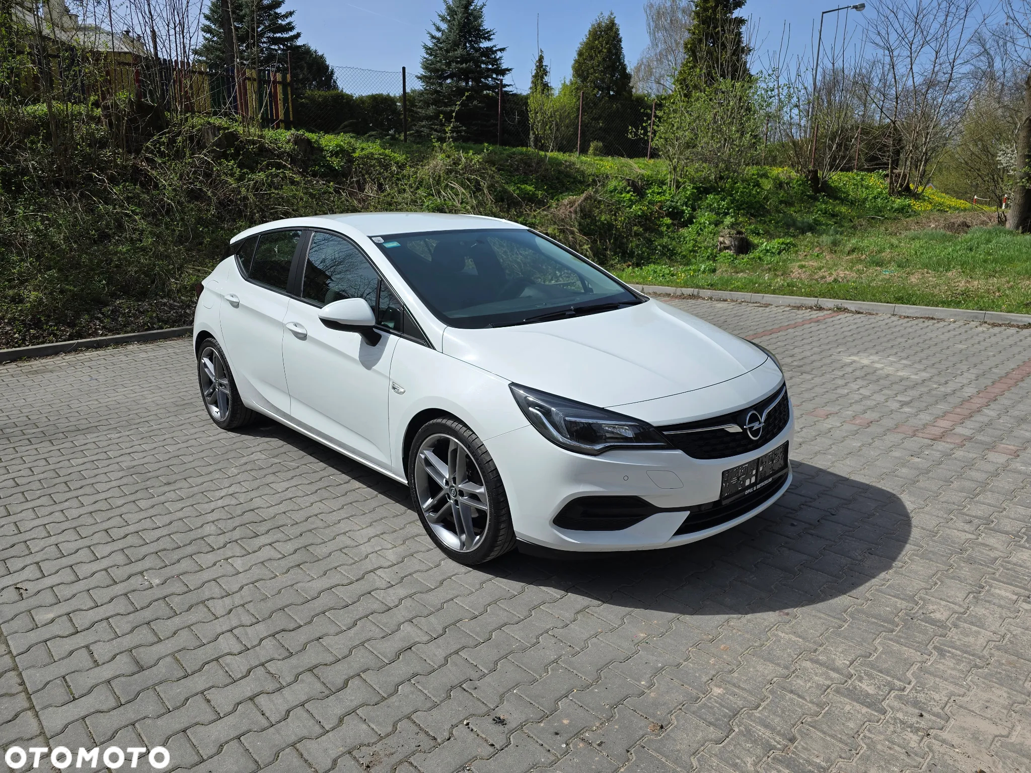 Opel Astra 1.2 Turbo - 21