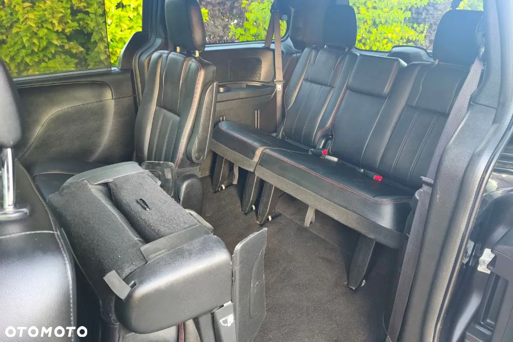 Dodge Grand Caravan 3.6 R/T - 40