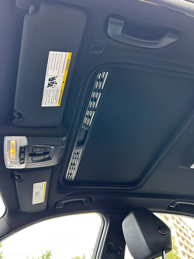 BMW Seria 3 330i xDrive Sport Line - 35