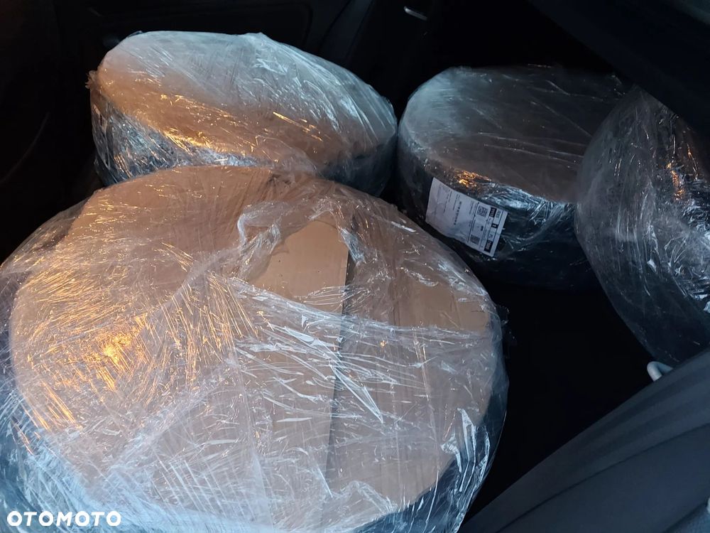 Volkswagen Golf 1.6 TDI DPF BlueMotion Technology Comfortline - 22