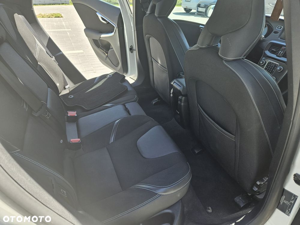 Volvo V40 T3 Momentum - 7