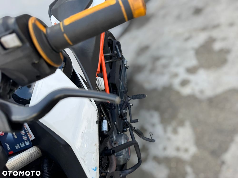 KTM Duke 125 - 22