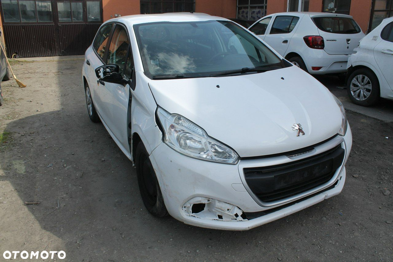 Peugeot 208 - 3