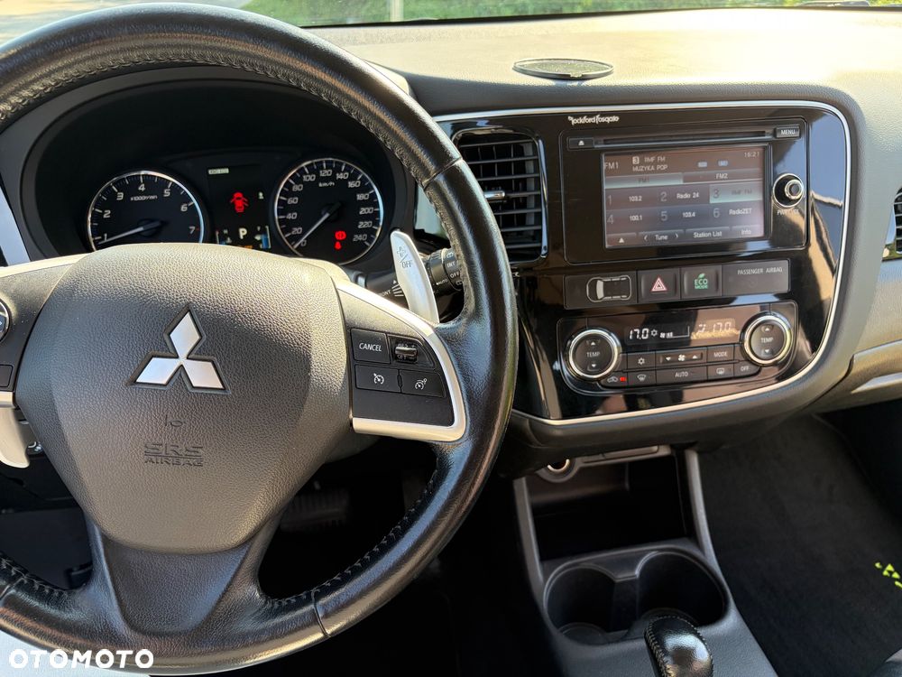 Mitsubishi Outlander 2.0 Intense + 4WD CVT - 13