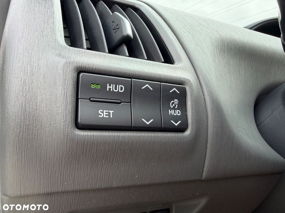Toyota Prius+ (Hybrid) Comfort - 12