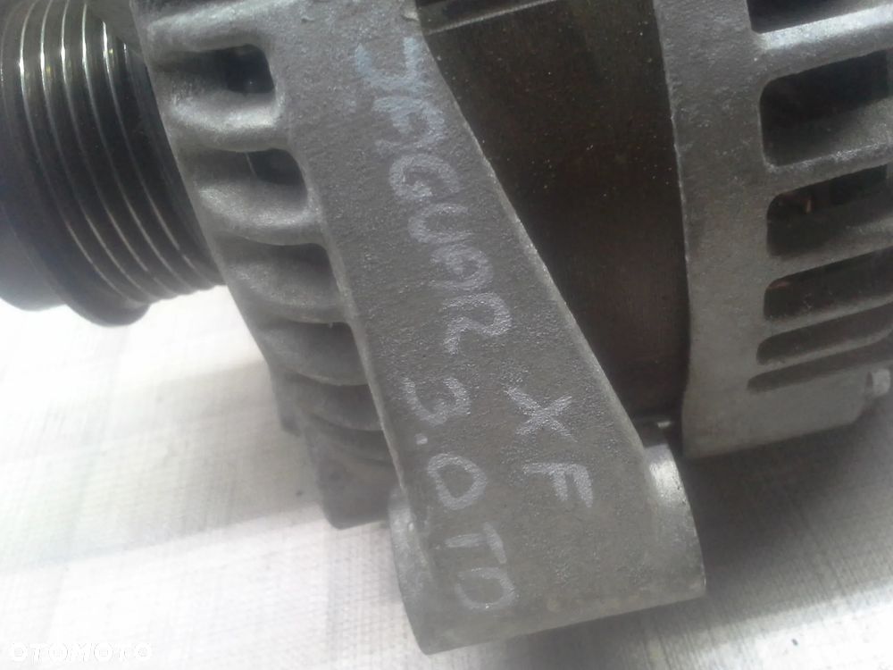 Jaguar XF X250 3.0 TD V6 alternator - 4