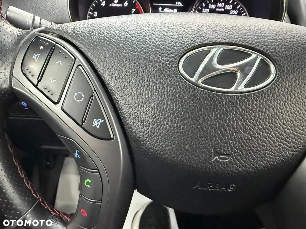 Hyundai i30 1.6 GDI Turbo Luxury - 17