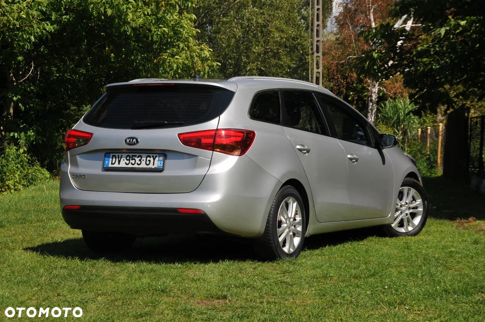 Kia Ceed 1.6 GDI Dream Team Edition - 11