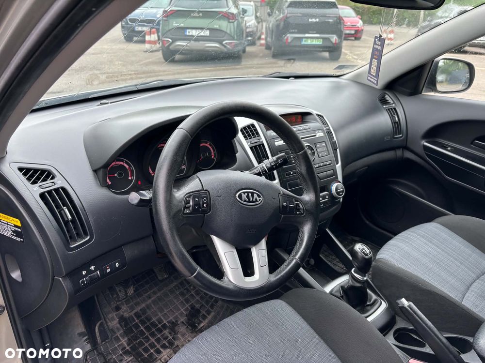 Kia Ceed - 6