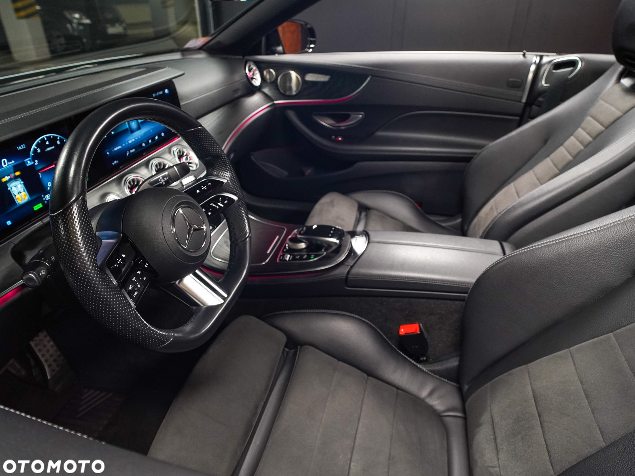 Mercedes-Benz Klasa E 200 Kabriolet 4-Matic 9G-TRONIC - 31