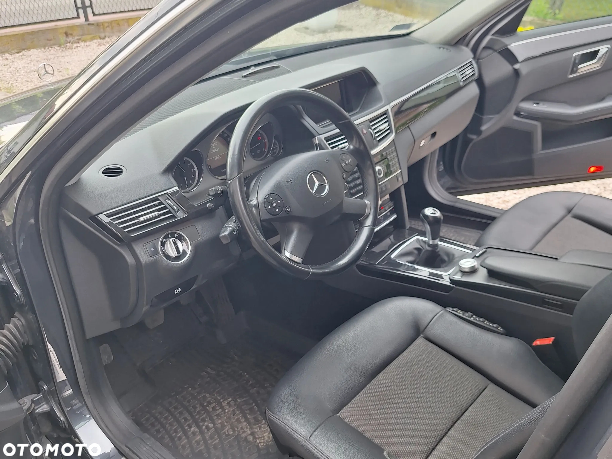 Mercedes-Benz Klasa E 220 CDI BlueEff Avantgarde - 15